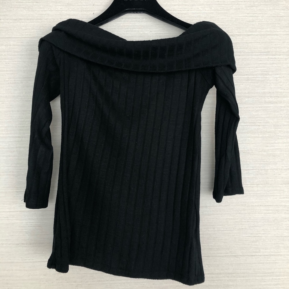 Heart & Hips three-quarter sleeve off shoulder top